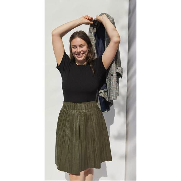 ANTHROPOLOGIE Ellene Faux Leather Pleated Skirt Elastic Waist Olive XS NWT - Picture 3 of 8